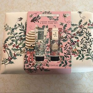 Vegan Washbag & Body Care Set - Cream and Pink